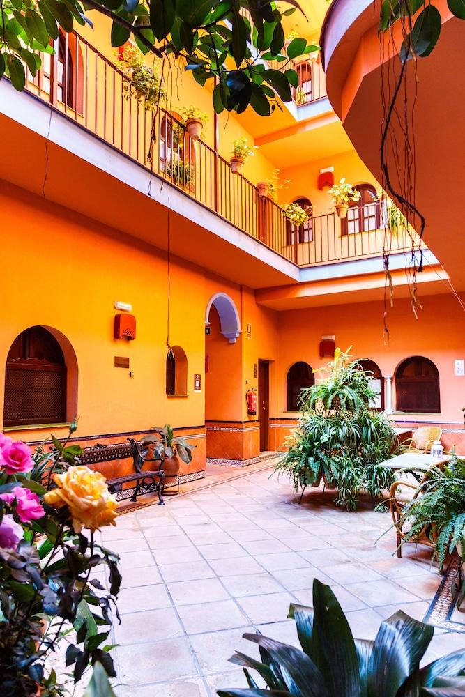 Hotel Patio De La Alameda