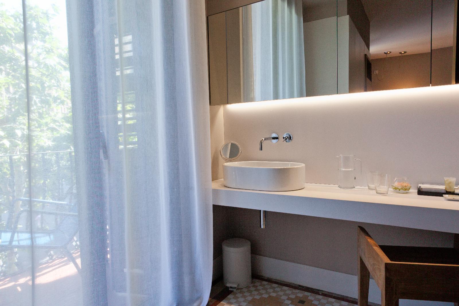 Alexandra Barcelona Hotel, Curio Collection By Hilton