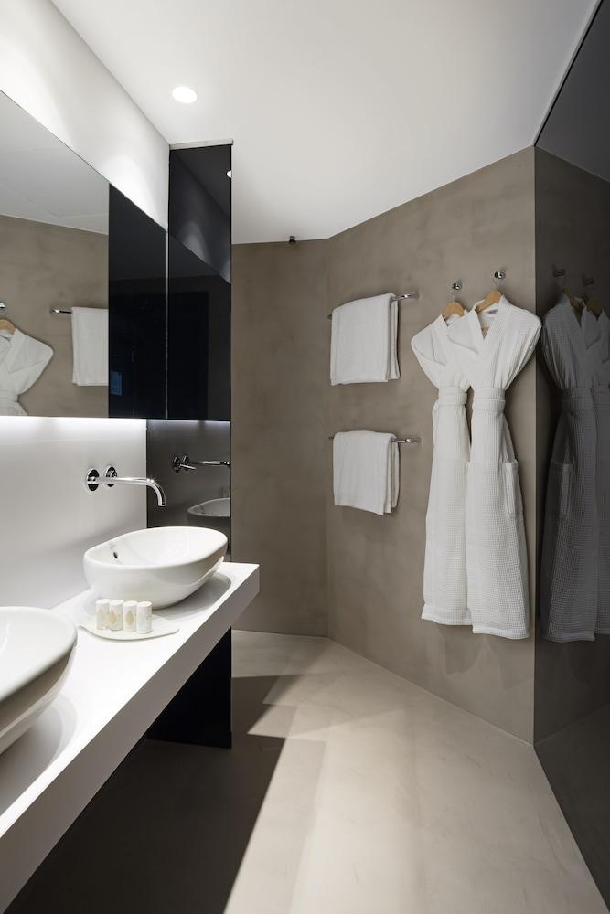 Alexandra Barcelona Hotel, Curio Collection By Hilton