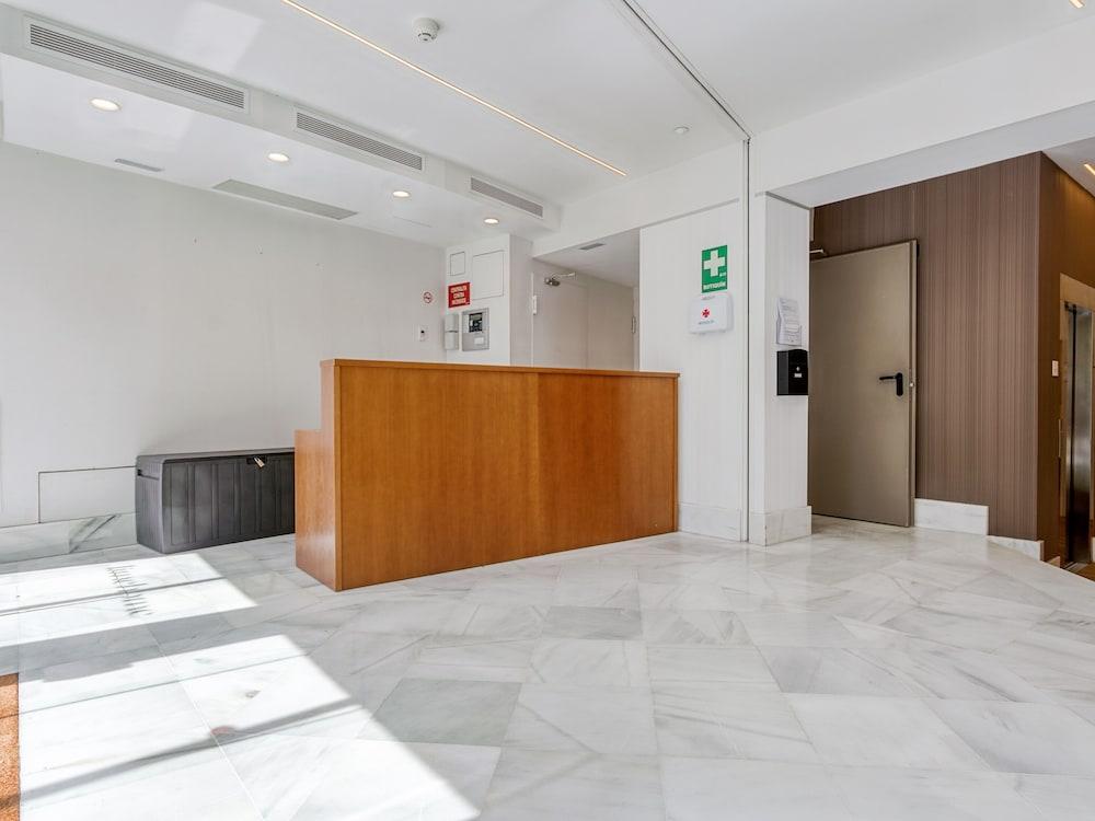Limehome Barcelona Carrer De Fontcoberta