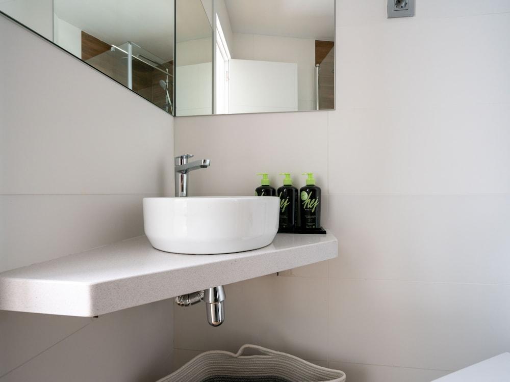 Limehome Barcelona Carrer De Fontcoberta