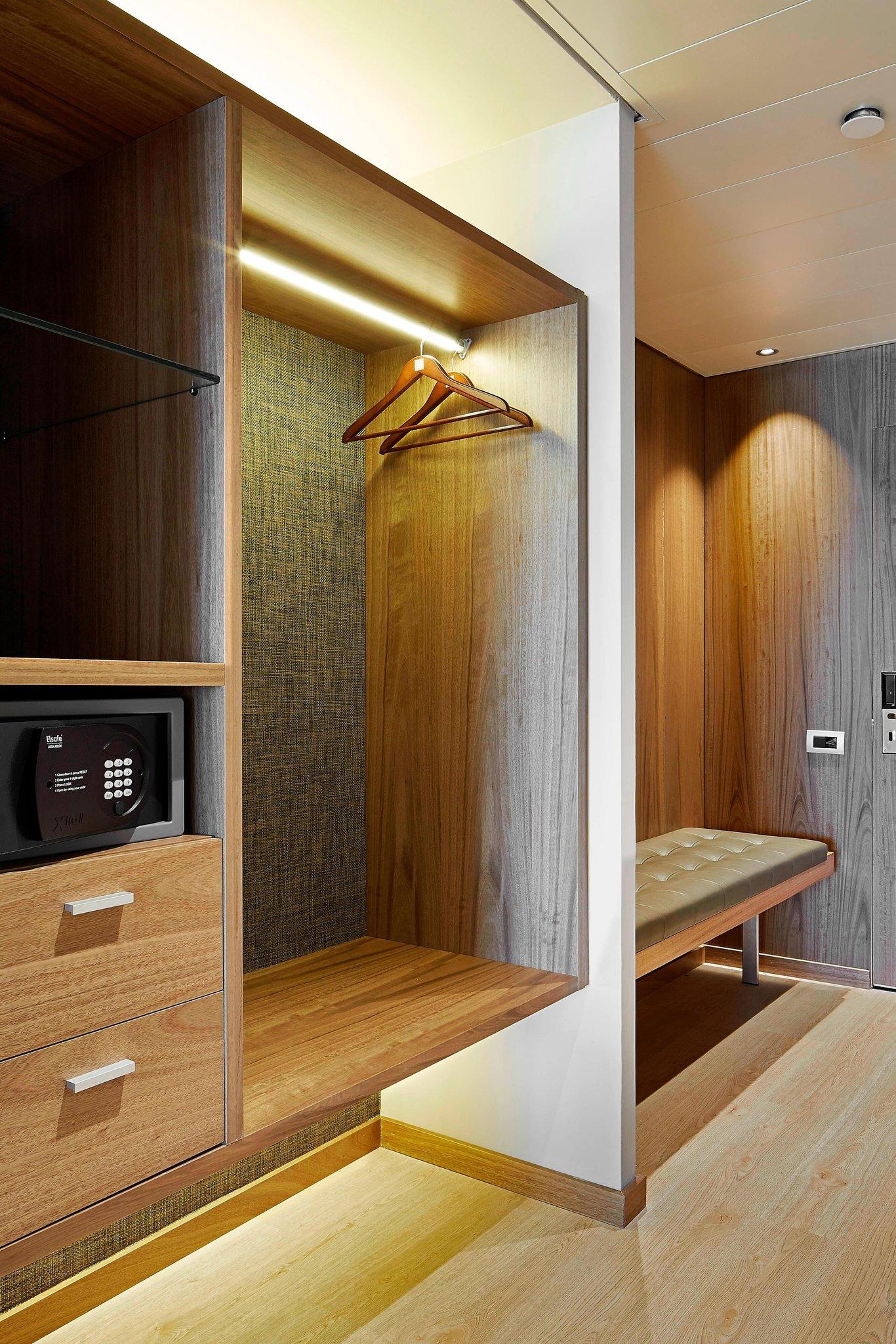 Ac Hotel Diagonal L'illa By Marriott
