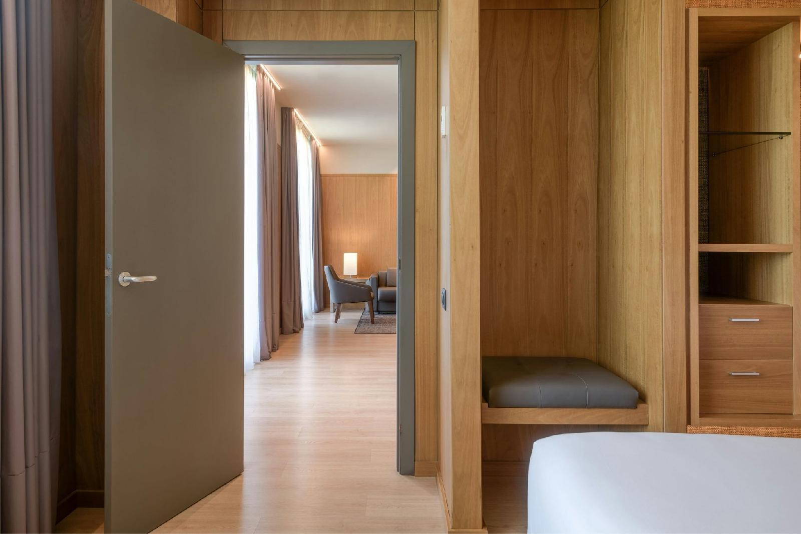 Ac Hotel Diagonal L'illa By Marriott