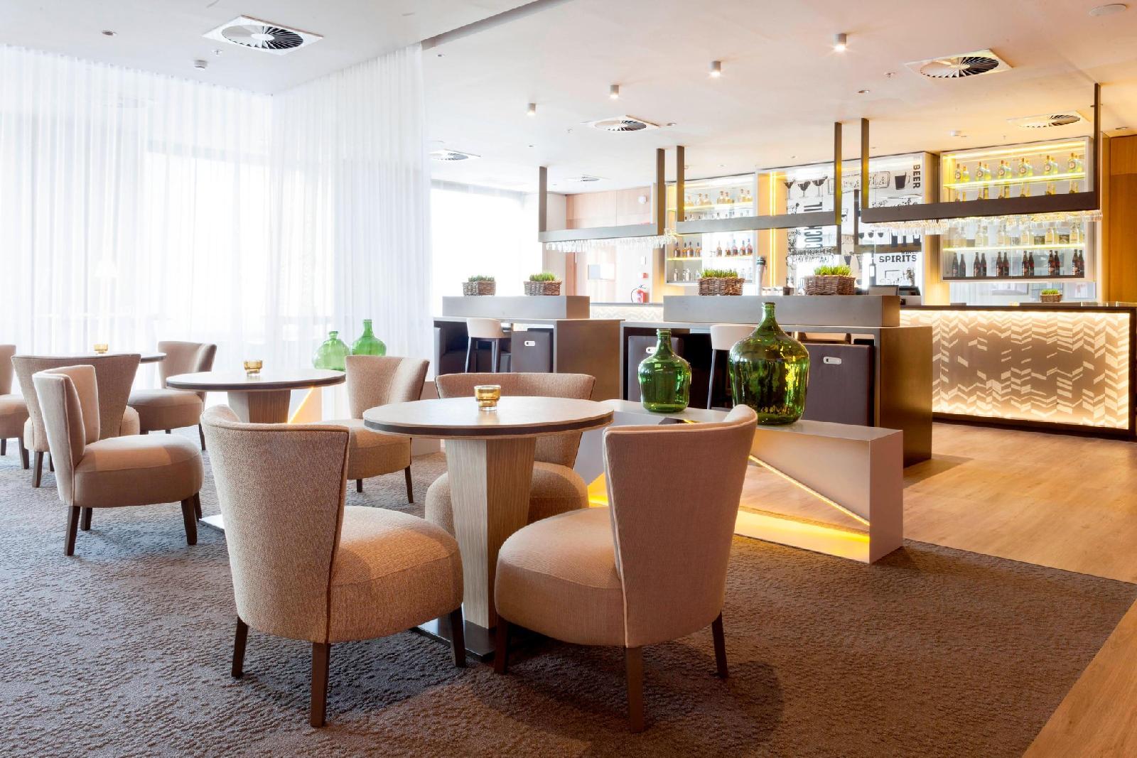 Ac Hotel Diagonal L'illa By Marriott