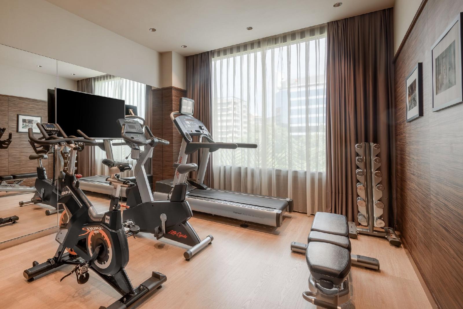 Ac Hotel Diagonal L'illa By Marriott