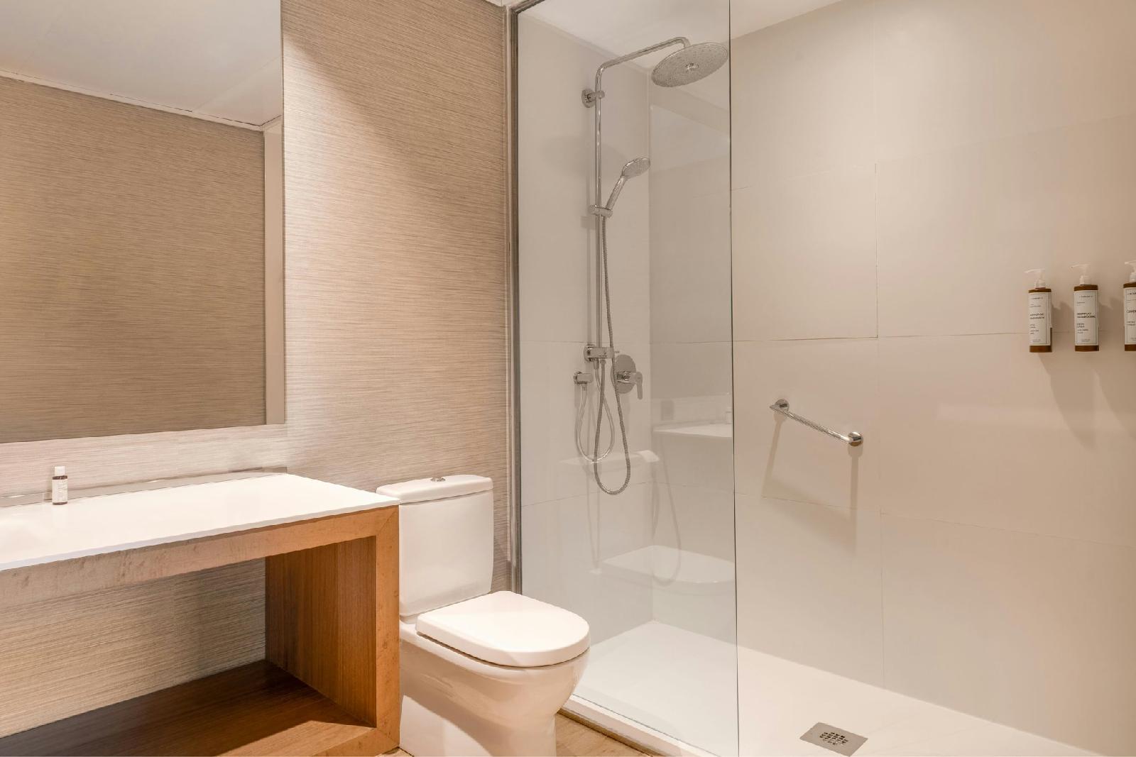Ac Hotel Diagonal L'illa By Marriott