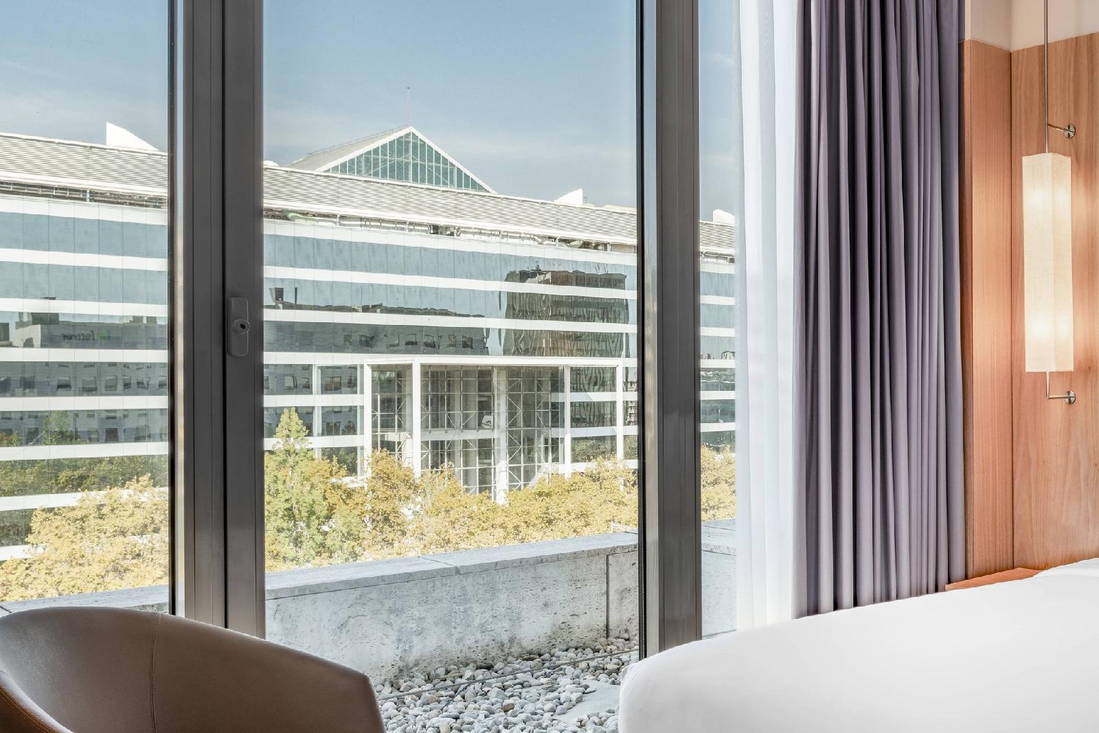 Ac Hotel Diagonal L'illa By Marriott