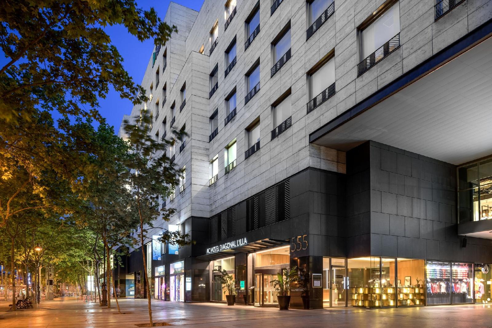 Ac Hotel Diagonal L'illa By Marriott