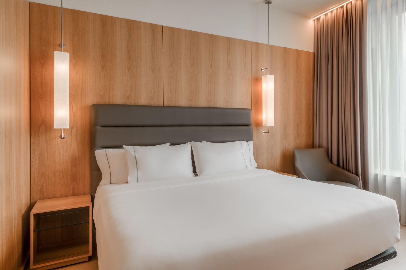 Ac Hotel Diagonal L'illa By Marriott