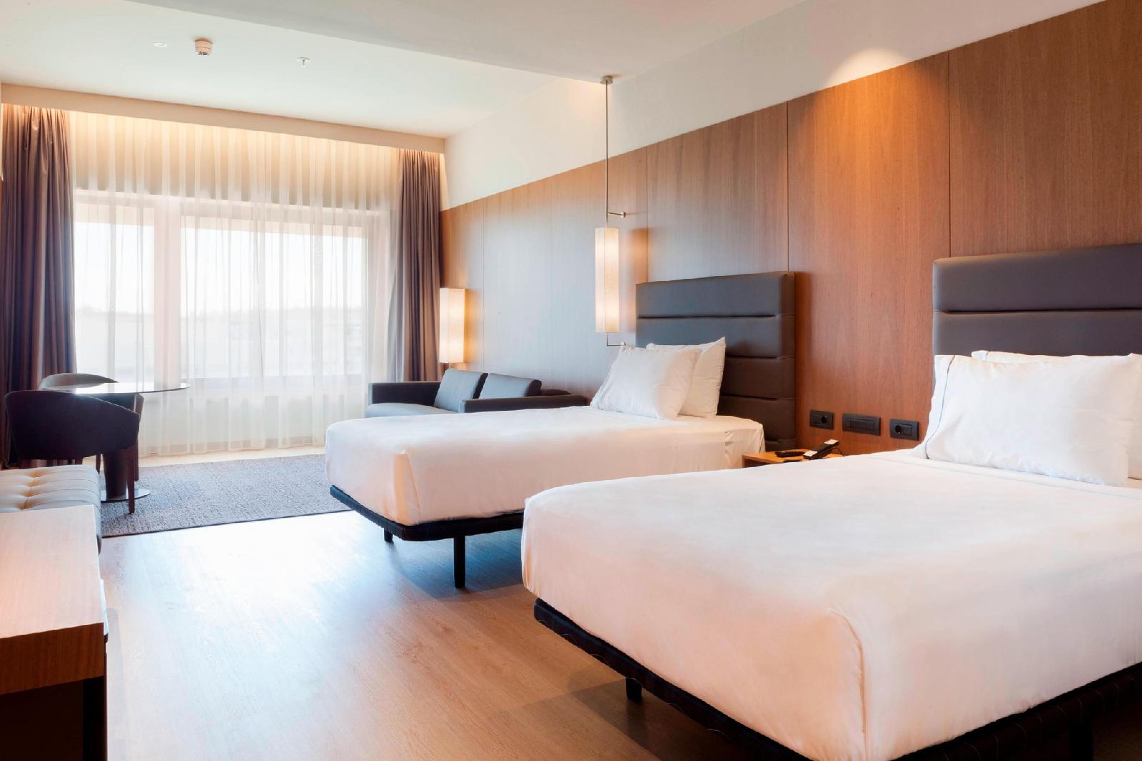Ac Hotel Diagonal L'illa By Marriott