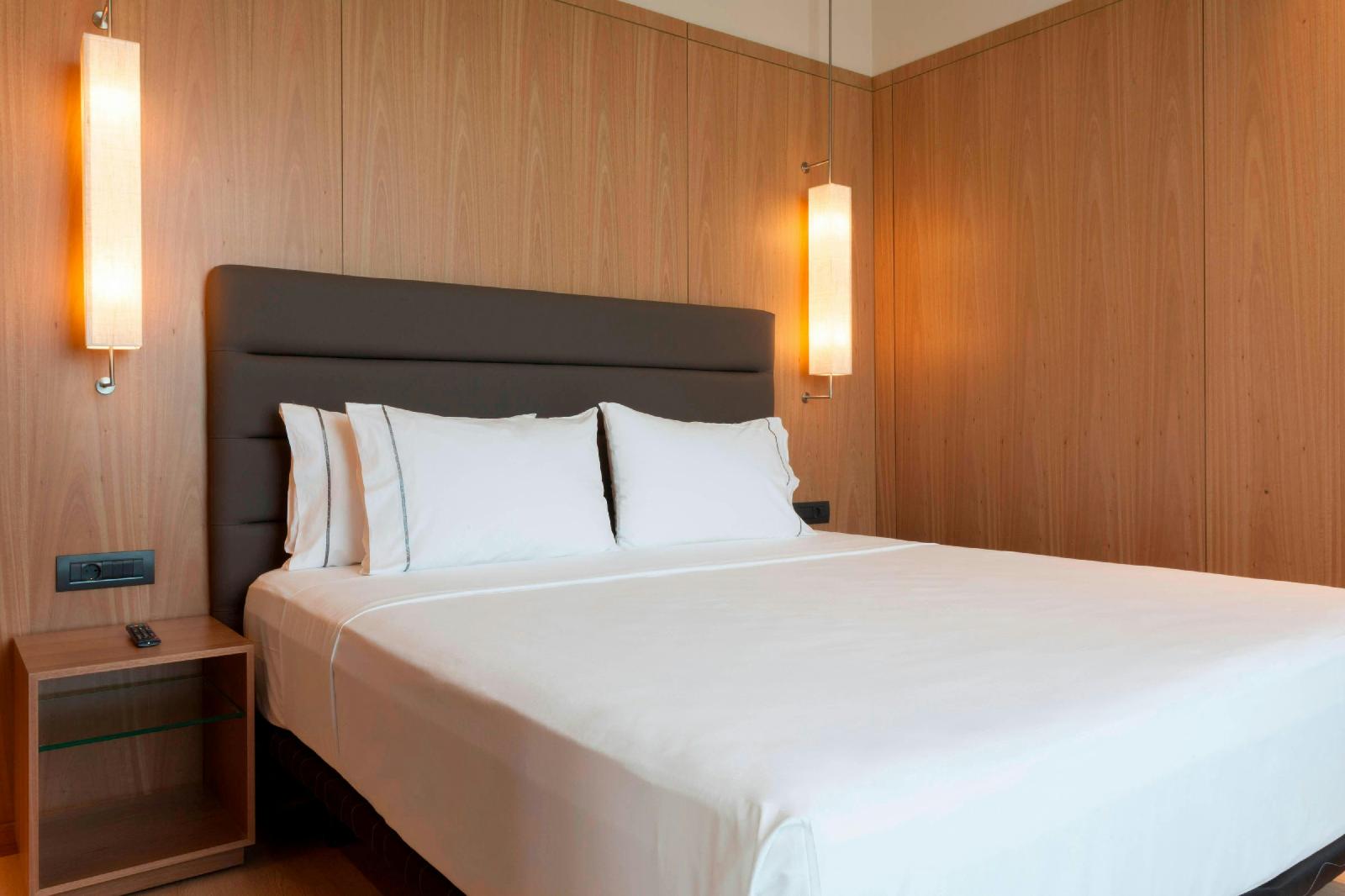 Ac Hotel Diagonal L'illa By Marriott