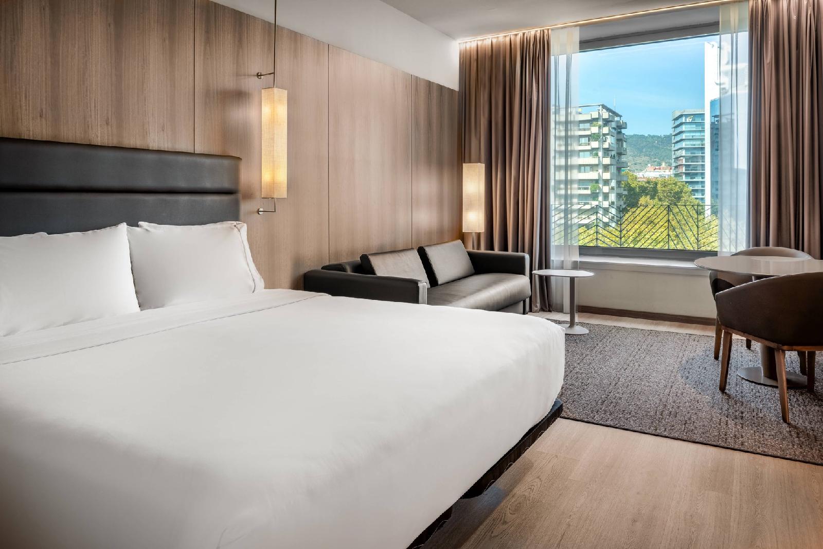 Ac Hotel Diagonal L'illa By Marriott
