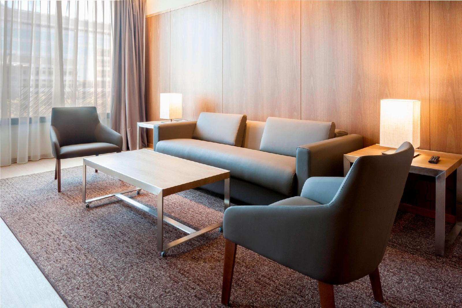 Ac Hotel Diagonal L'illa By Marriott