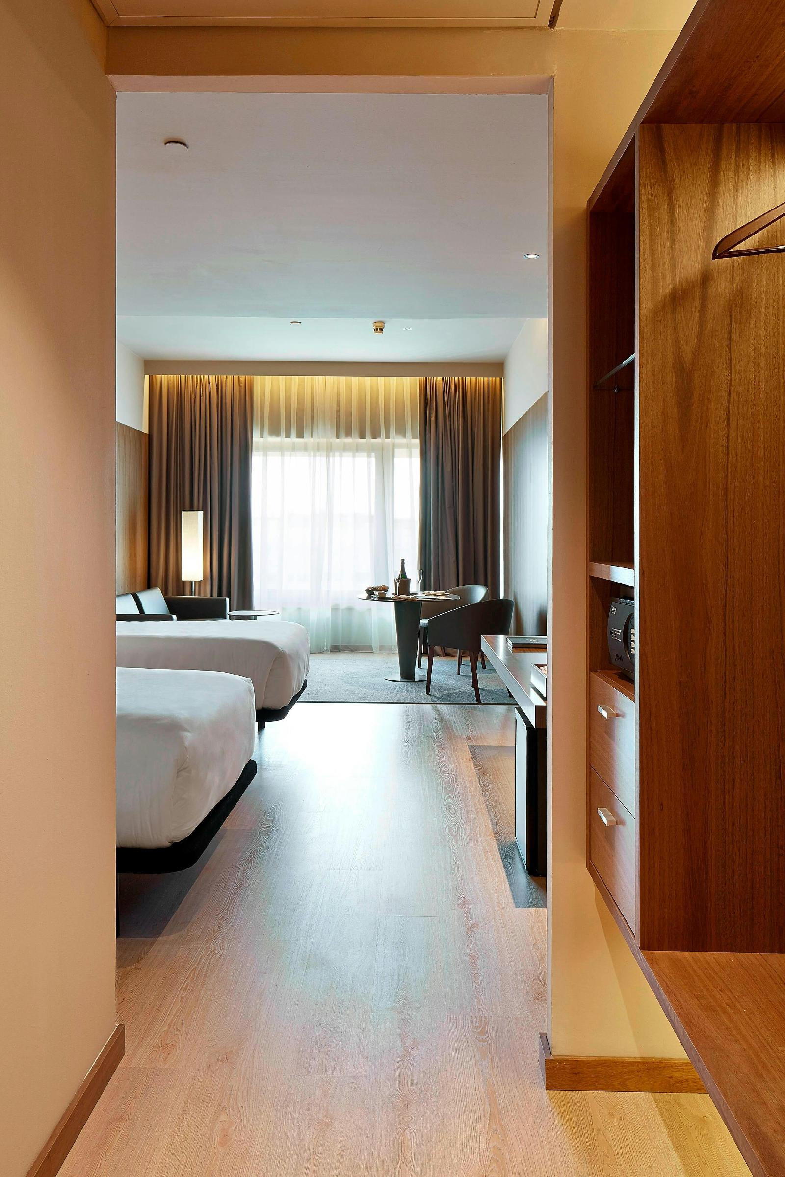 Ac Hotel Diagonal L'illa By Marriott