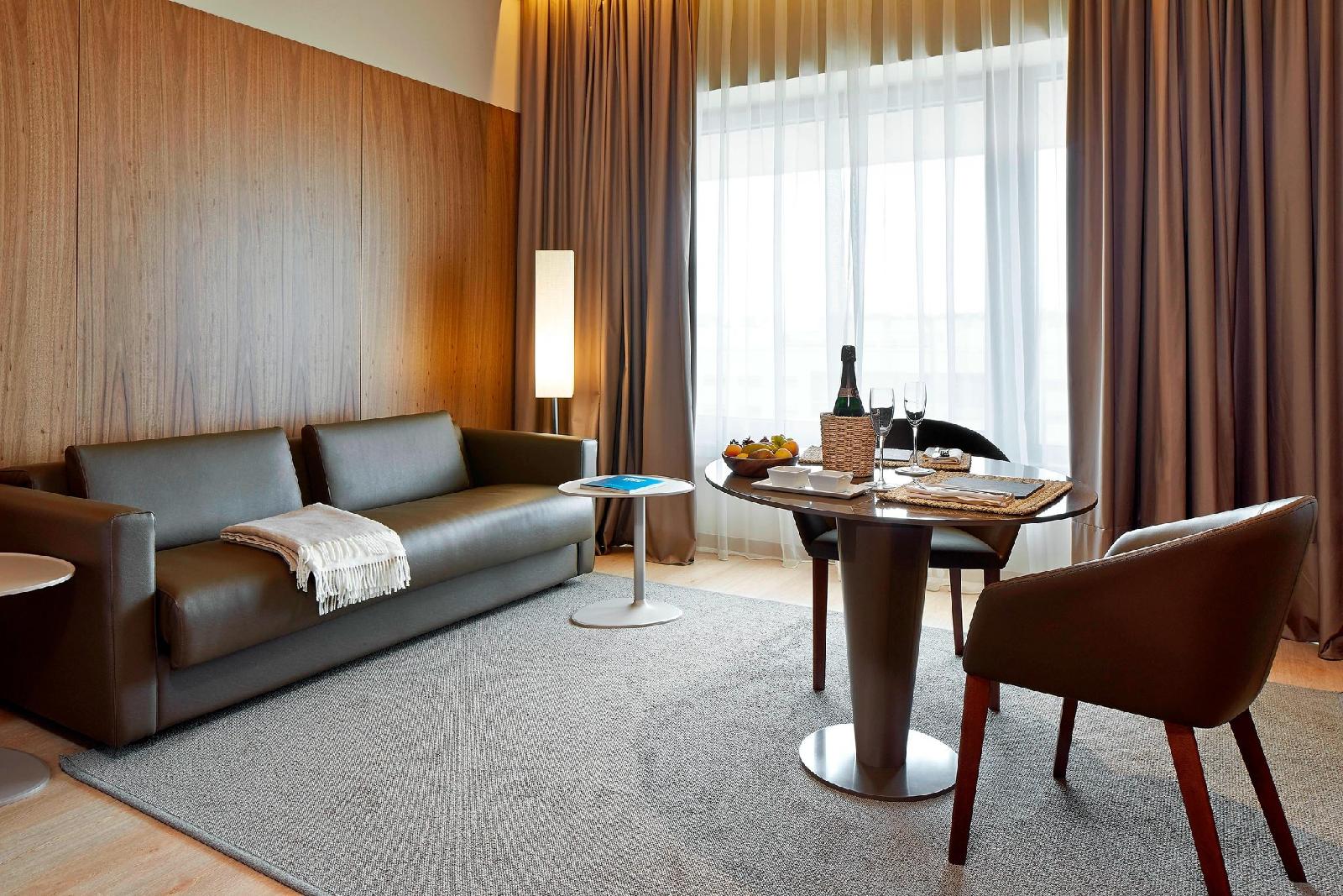 Ac Hotel Diagonal L'illa By Marriott