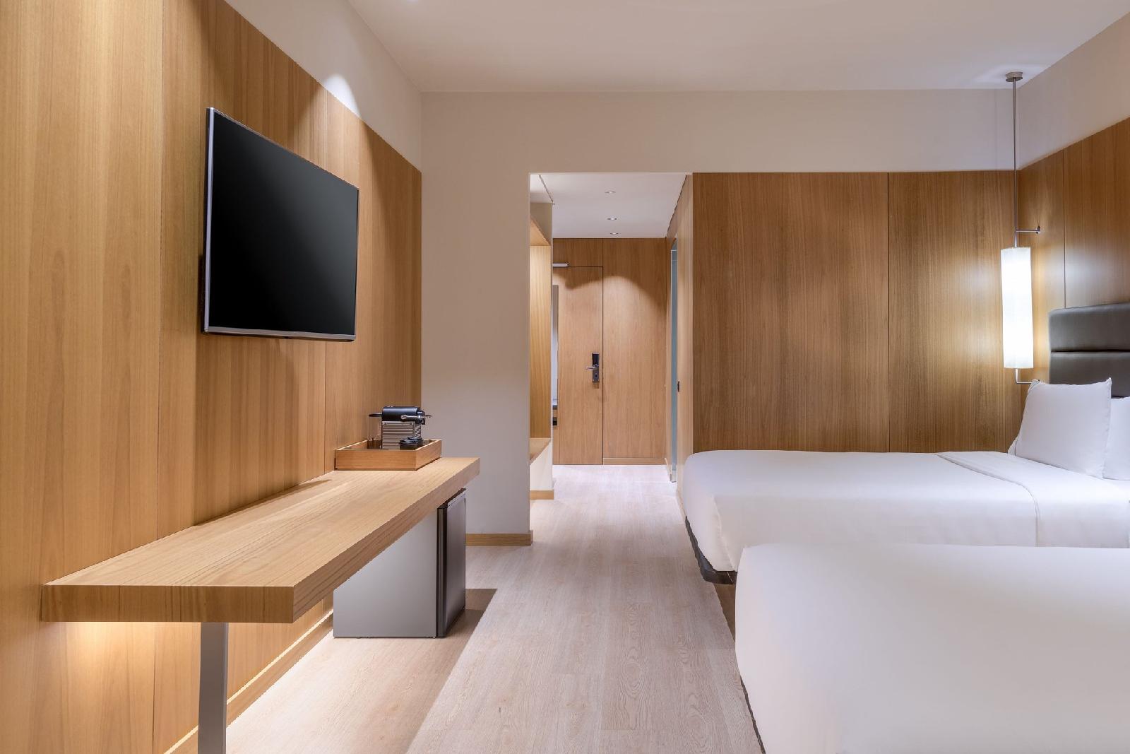 Ac Hotel Diagonal L'illa By Marriott