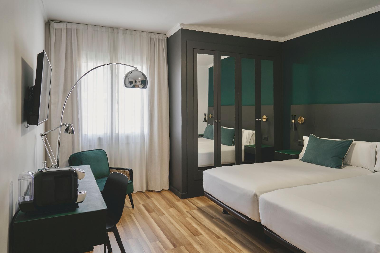 Arenas Atiram Hotels