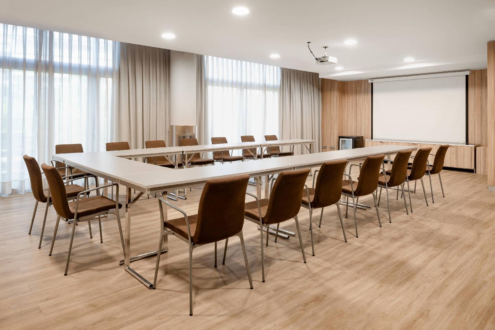 Ac Hotel Som By Marriott
