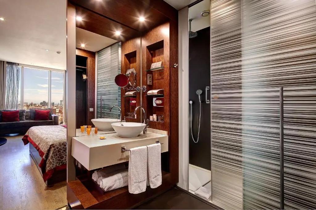 Olivia Plaza Hotel
