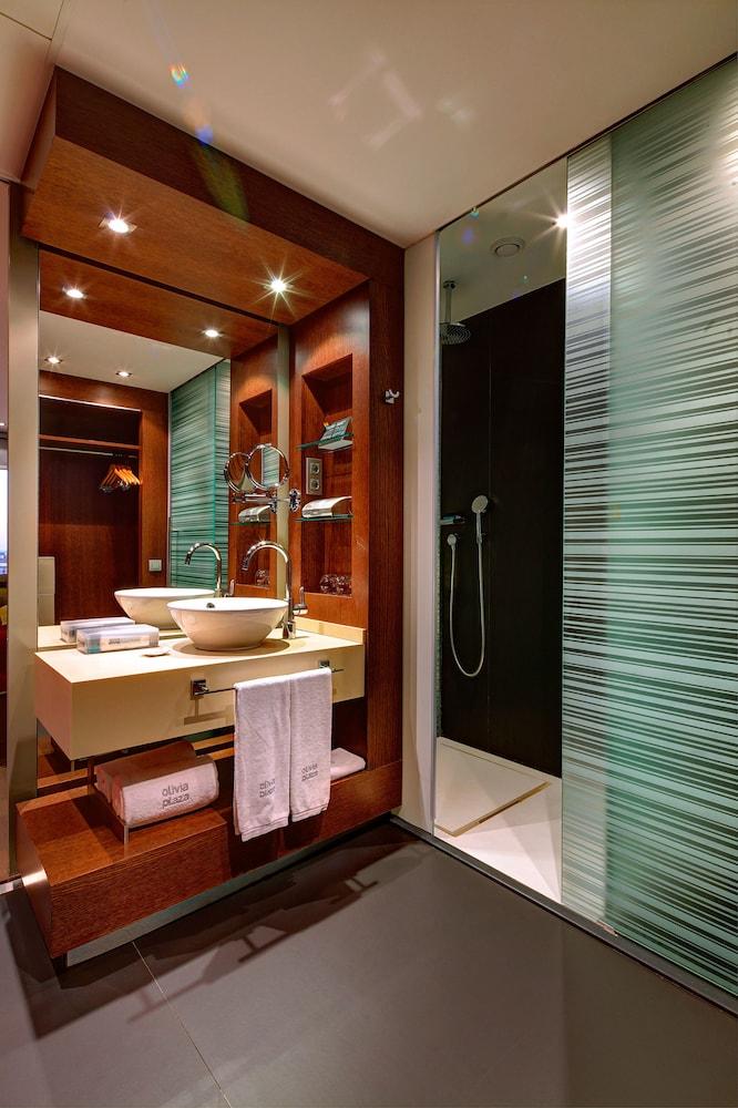 Olivia Plaza Hotel