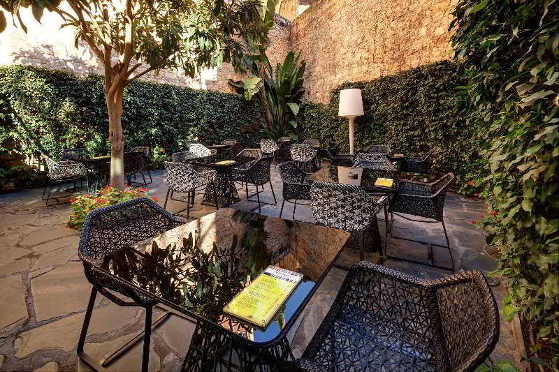 Olivia Plaza Hotel