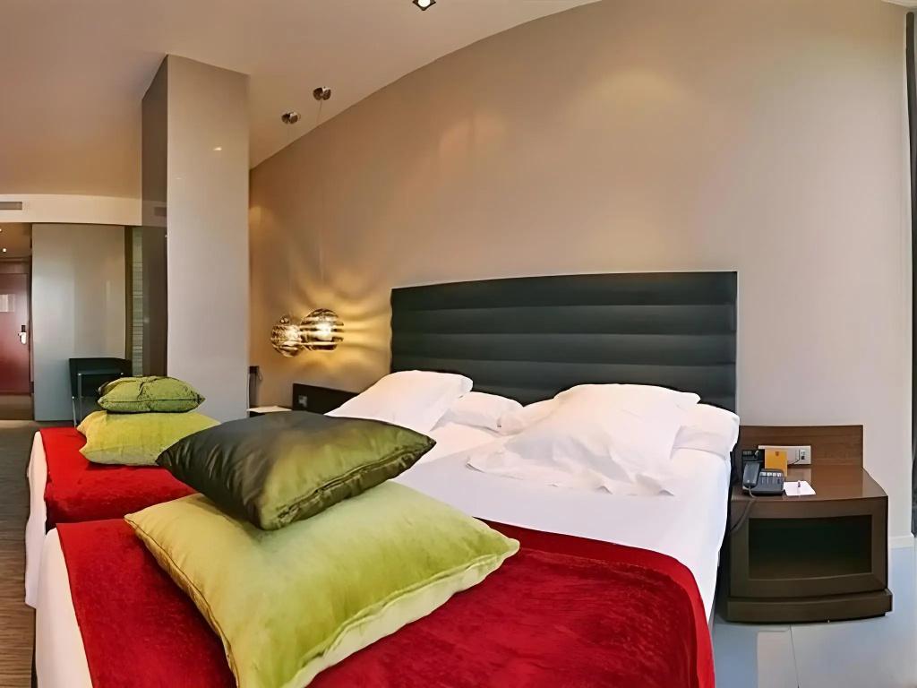 Olivia Plaza Hotel