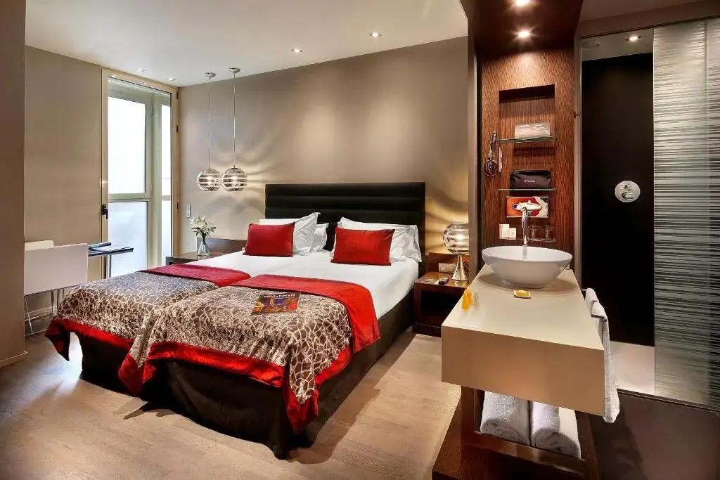 Olivia Plaza Hotel