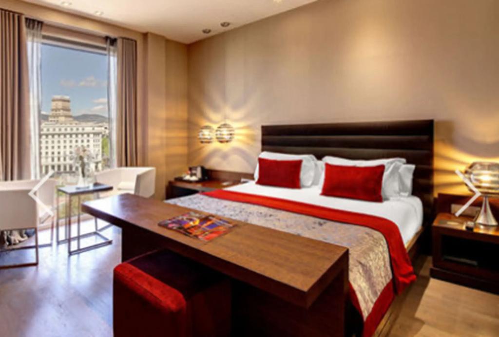 Olivia Plaza Hotel