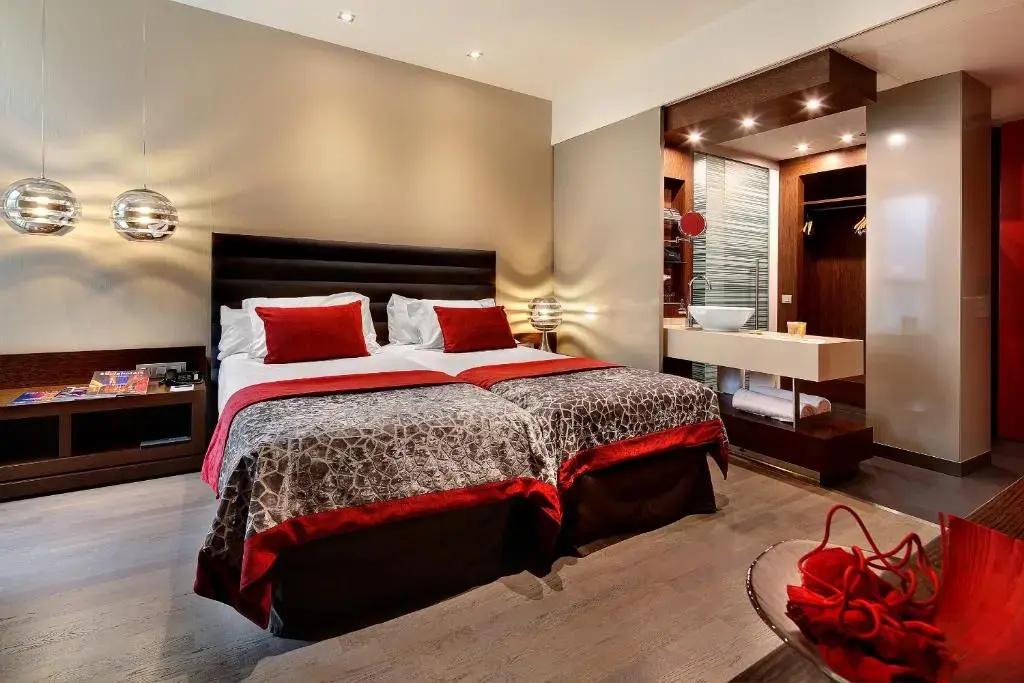 Olivia Plaza Hotel