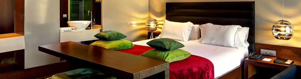 Olivia Plaza Hotel