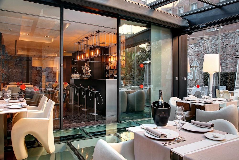 Olivia Plaza Hotel