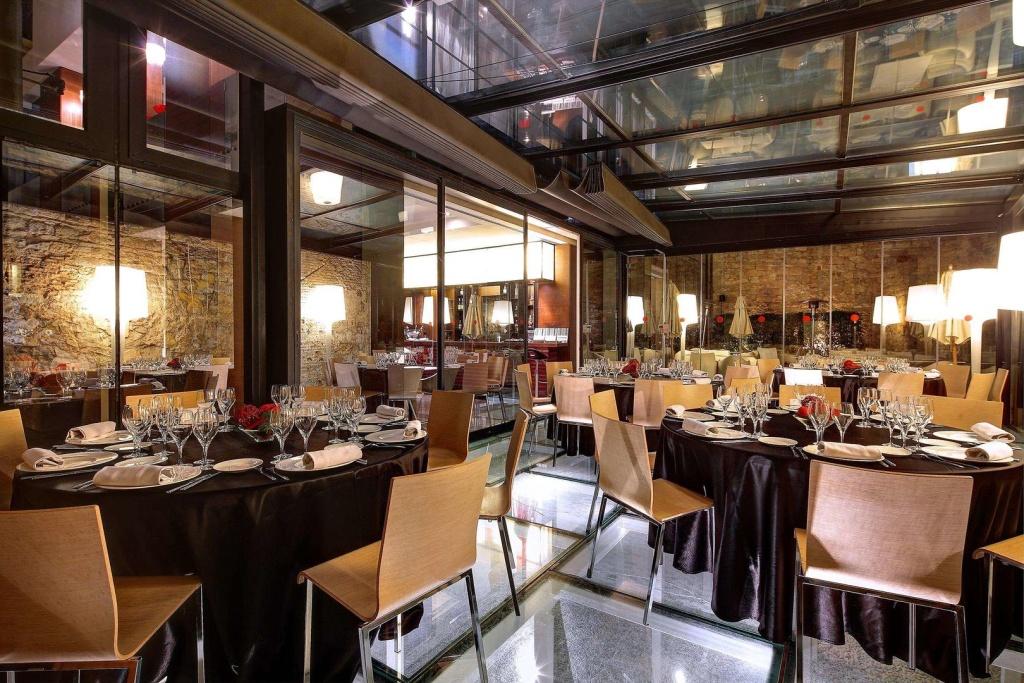 Olivia Plaza Hotel