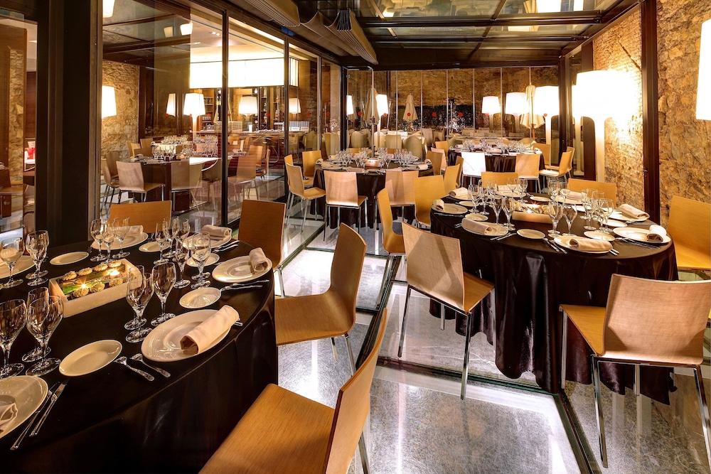 Olivia Plaza Hotel