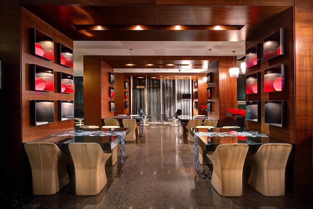 Olivia Plaza Hotel