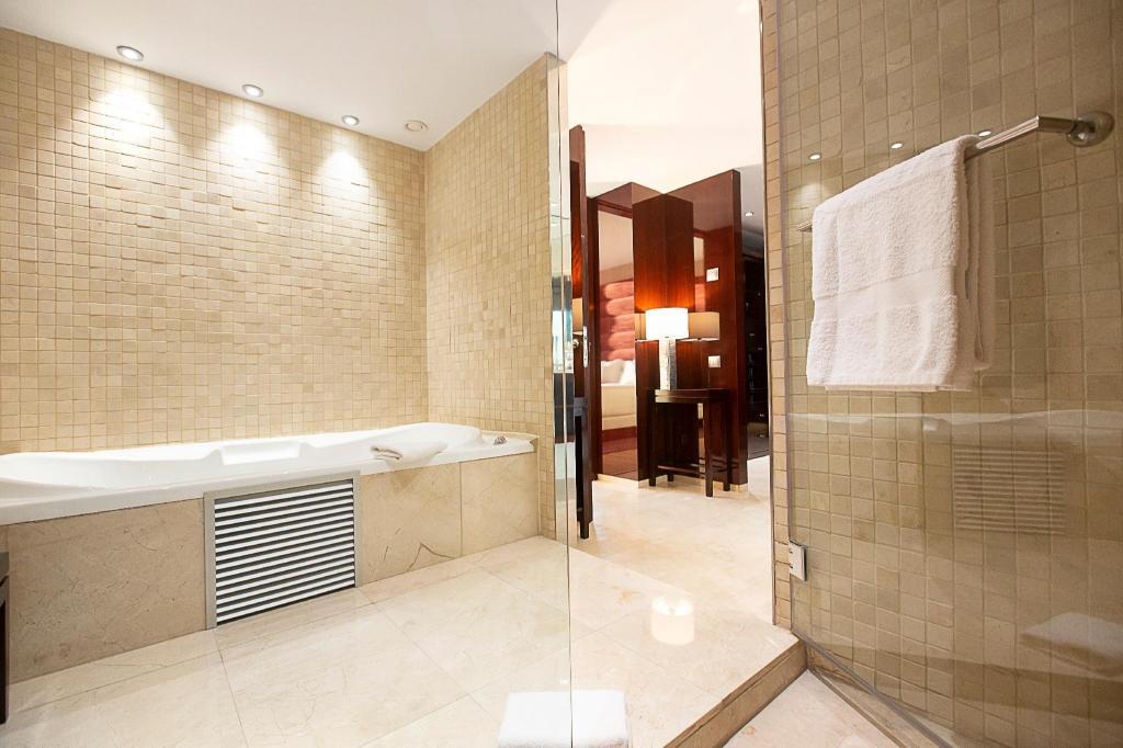 Hyatt Regency Barcelona Tower