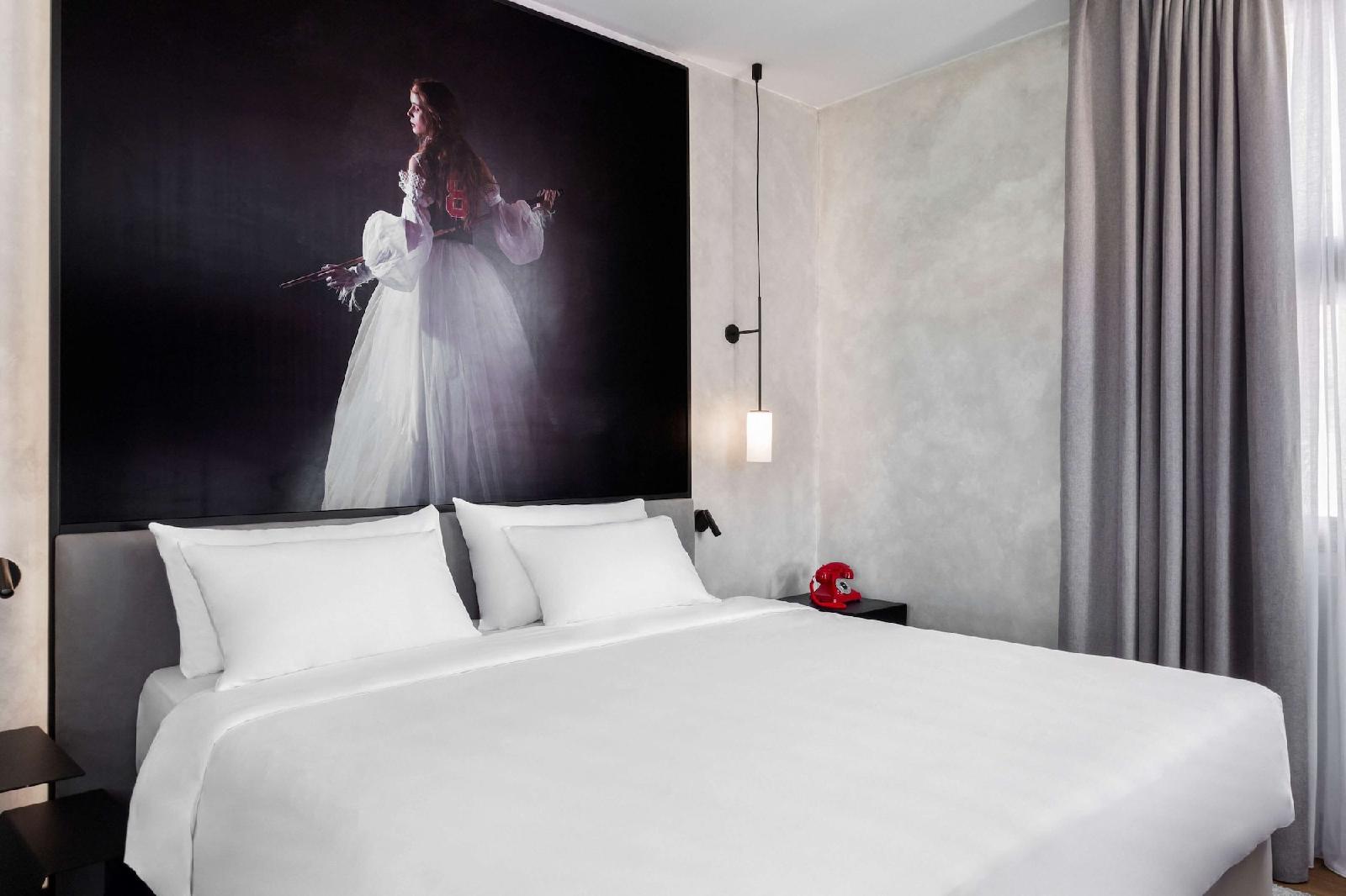 Radisson RED Madrid