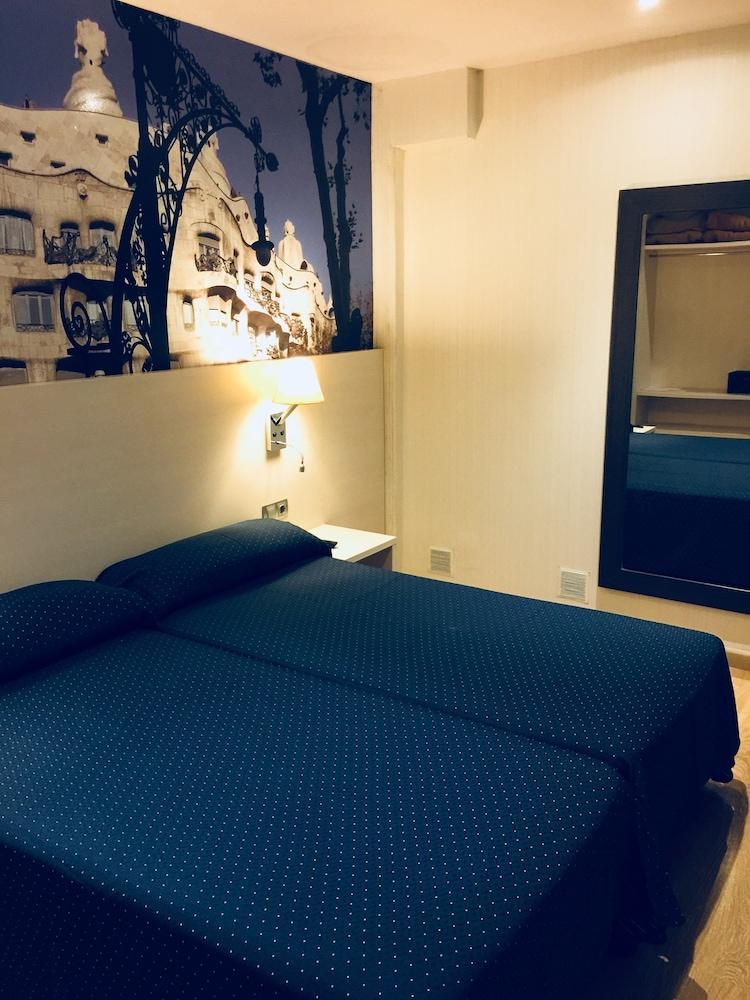 Hotel Transit