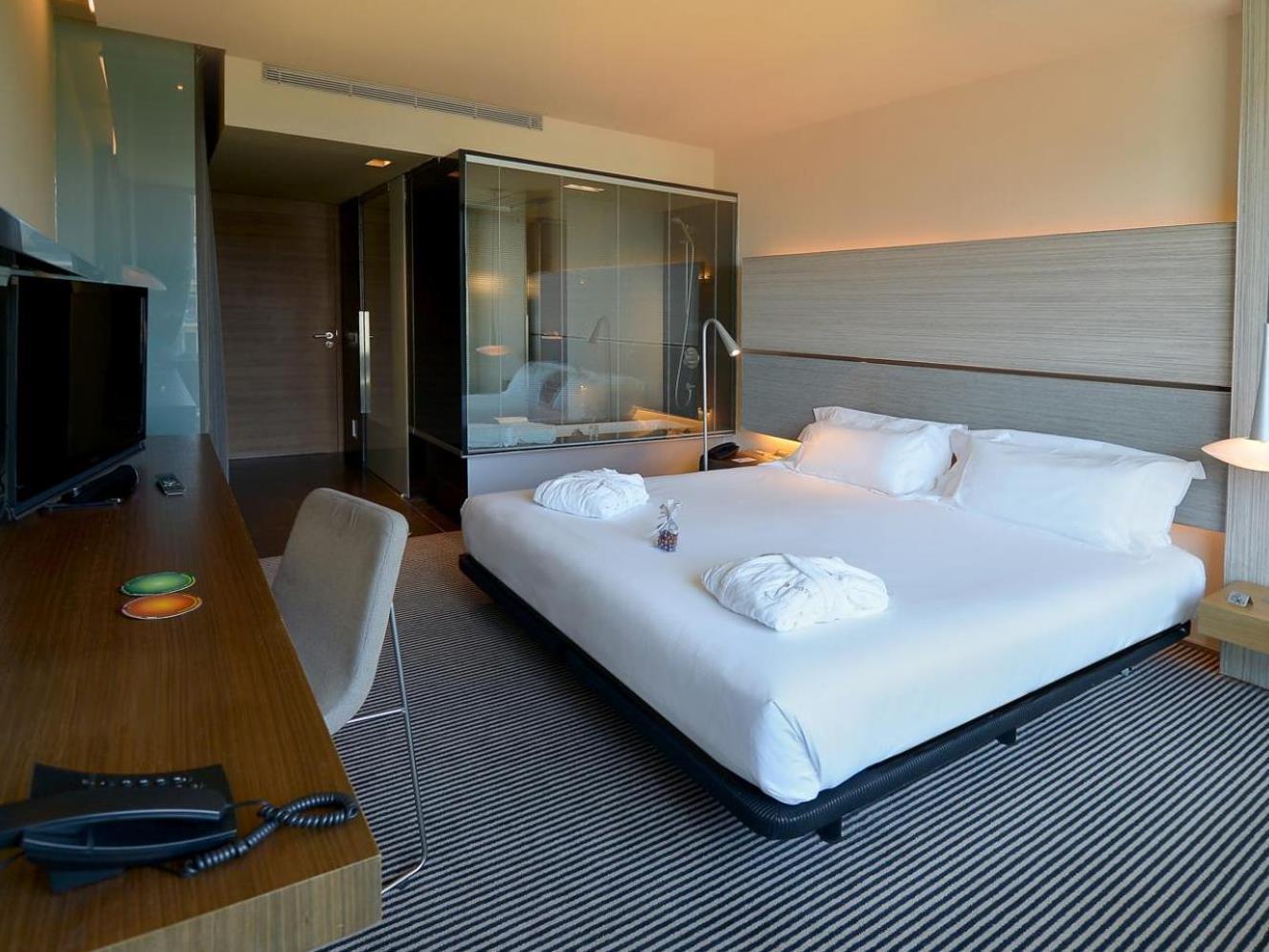 B-Hotel