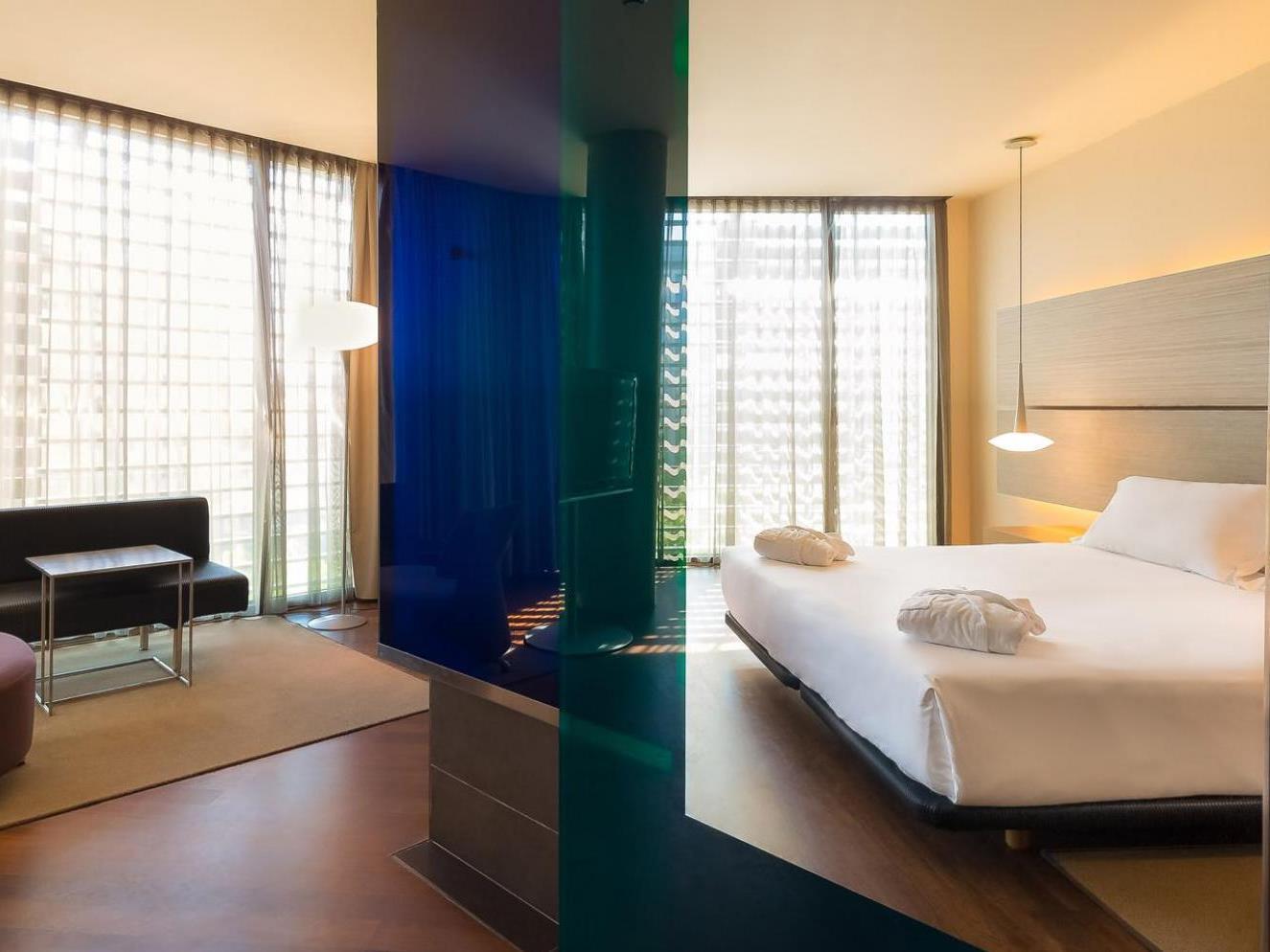 B-Hotel