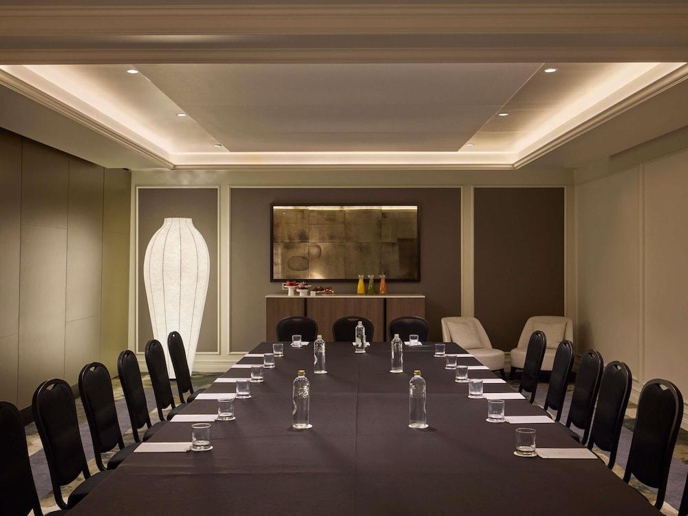 Sofitel Barcelona Skipper