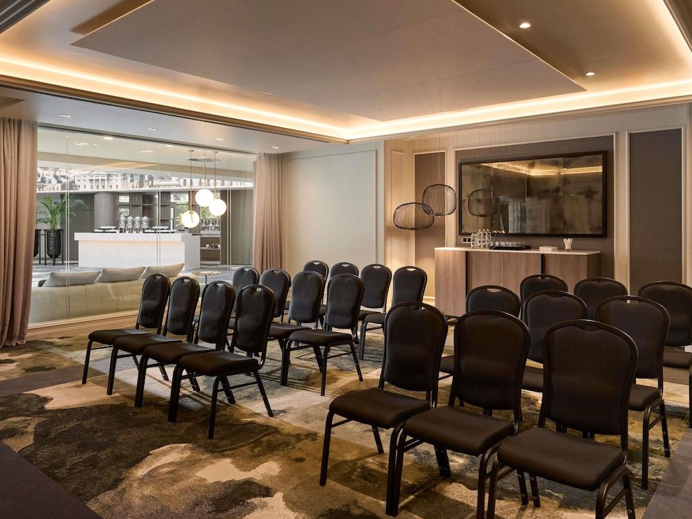 Sofitel Barcelona Skipper
