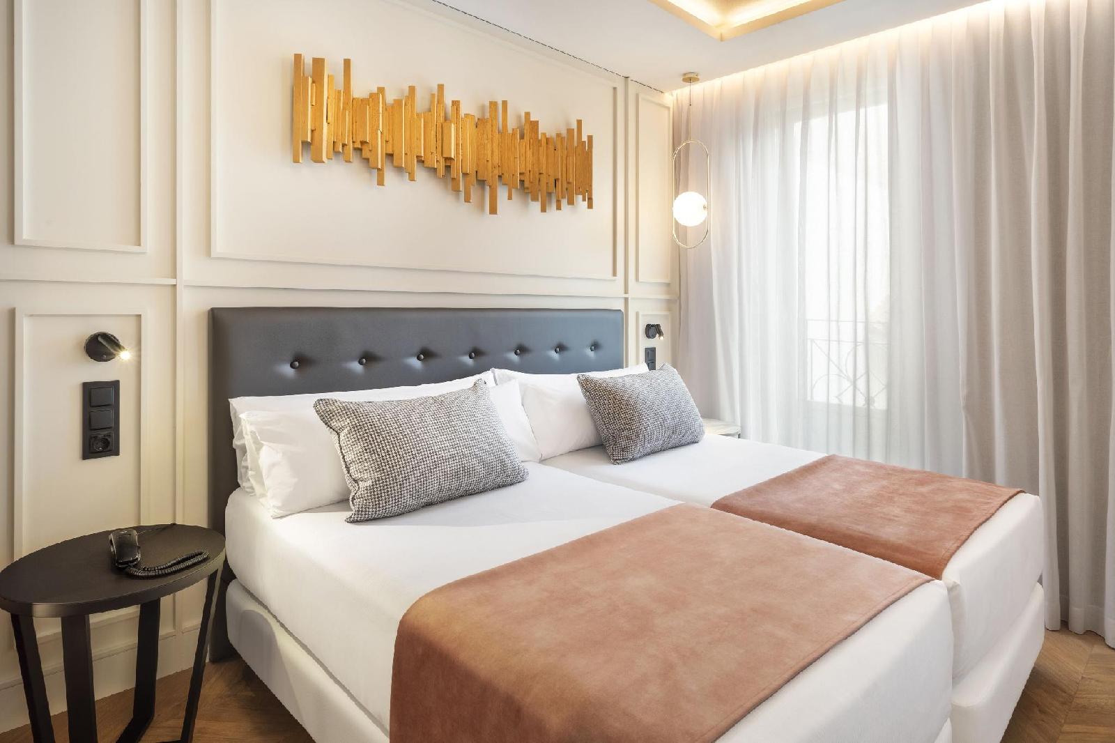 Catalonia Goya Hotel