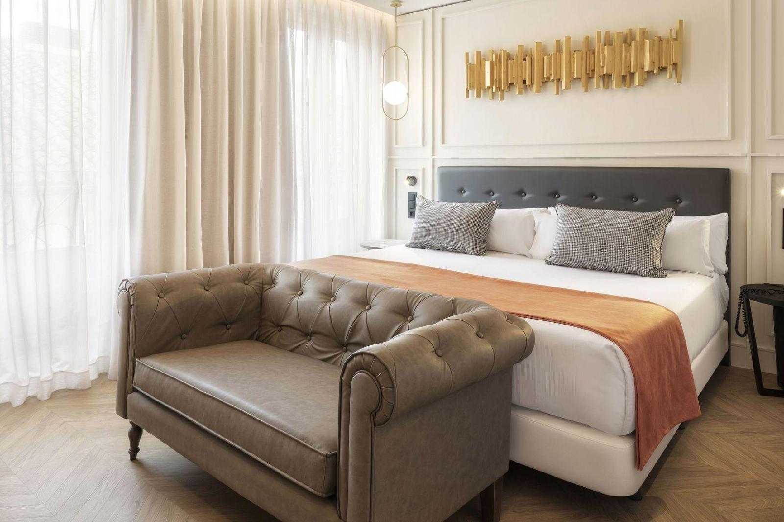 Catalonia Goya Hotel