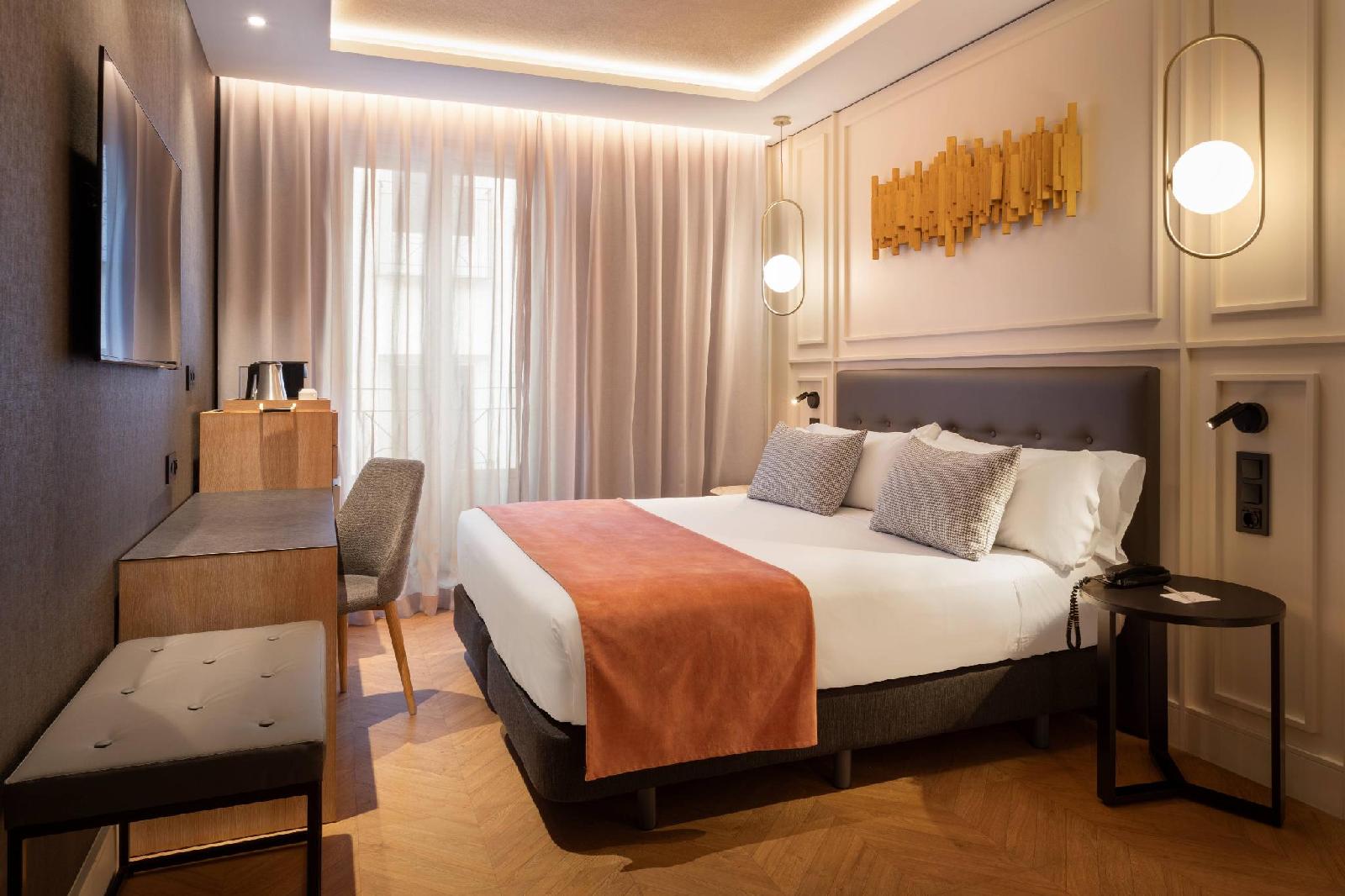 Catalonia Goya Hotel
