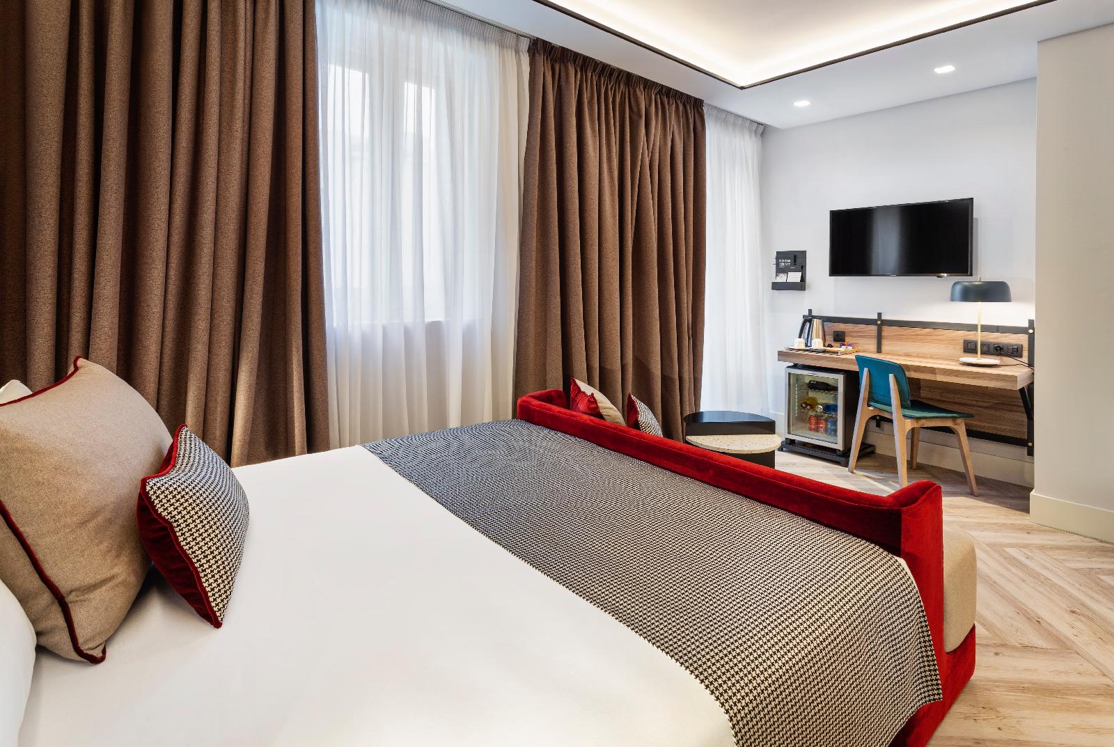 Catalonia Goya Hotel