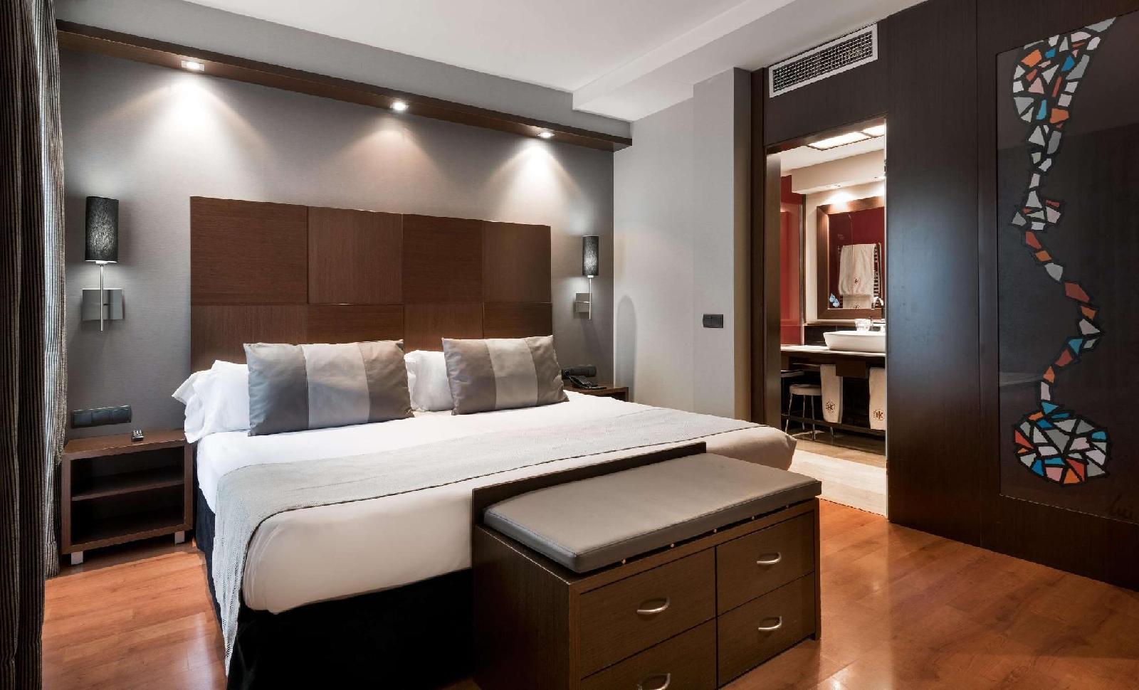 Catalonia Goya Hotel