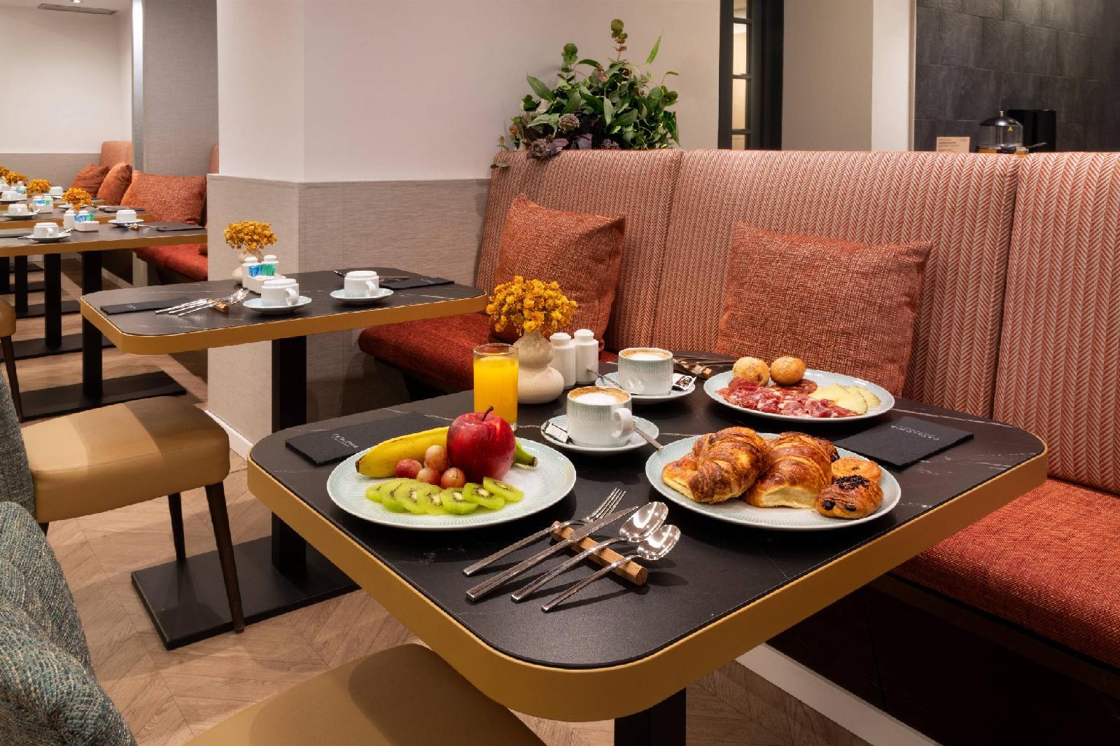 Catalonia Goya Hotel