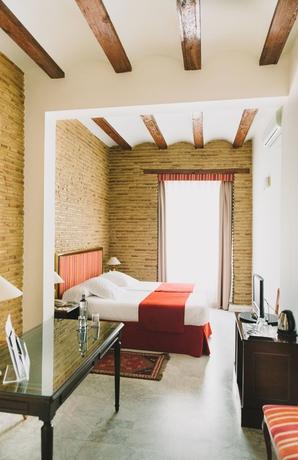 Ad Hoc Monumental Hotel