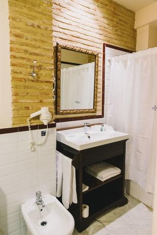 Ad Hoc Monumental Hotel