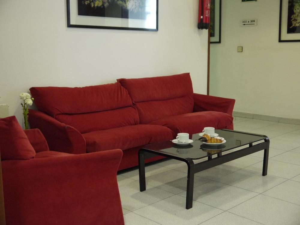 Hotel Monegal